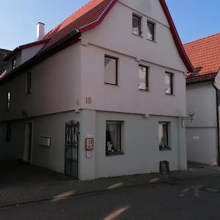 Grosses Gaestezimmer Mit Kuehlschrank 마르바흐암넥카